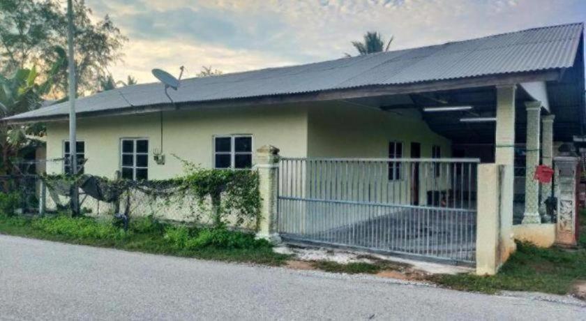 Oyo 90577 Safi Homestay Kuala Terengganu Kültér fotó